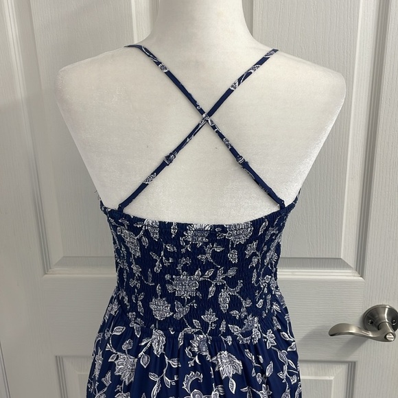 Reitmans Signature Sundress Ruched Bodice Criss Cross Cami Straps Pleated Size M - Picture 6 of 15